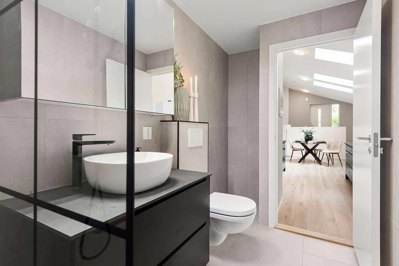 Bathroom Tiles Guide: Durable & Stylish Bathrooms